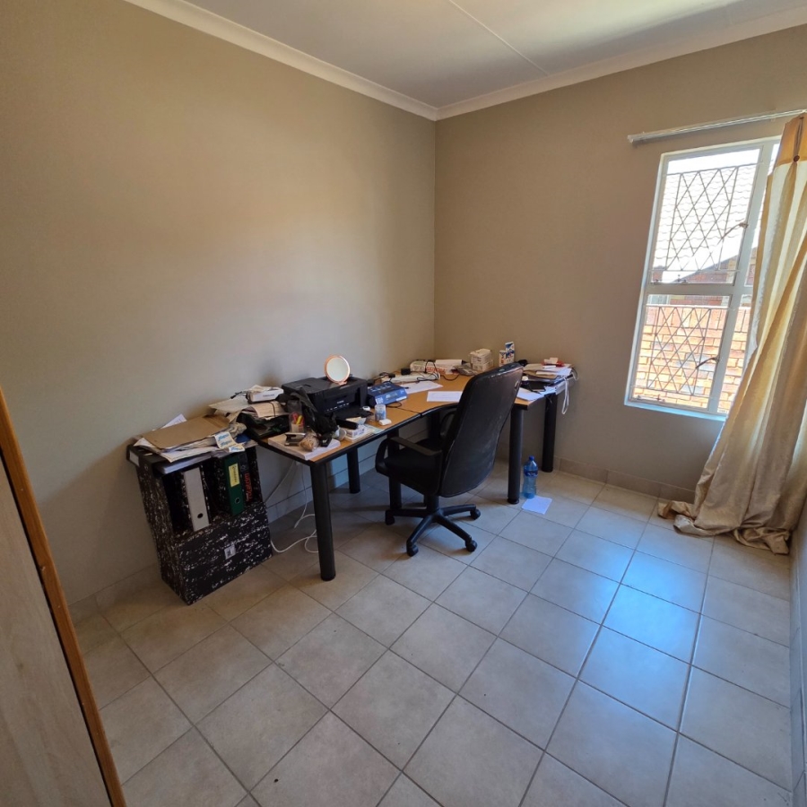 2 Bedroom Property for Sale in Kiepersol Free State